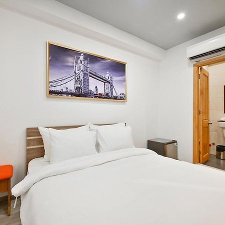 The Noble Swan Hotel Saigon Хошимин Экстерьер фото